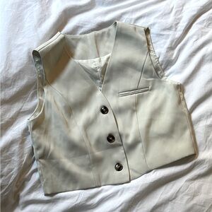 Taupe Beige Vest 🥂